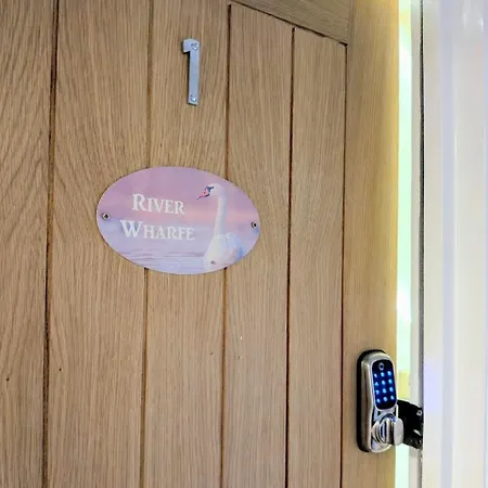 Wharfe - No1 Apartment *